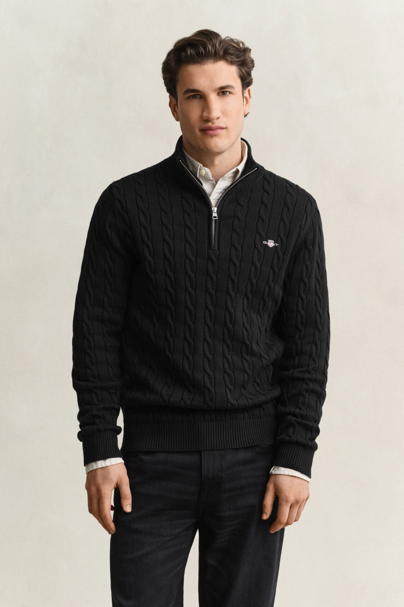 SVETER GANT COTTON CABLE HALF ZIP BLACK