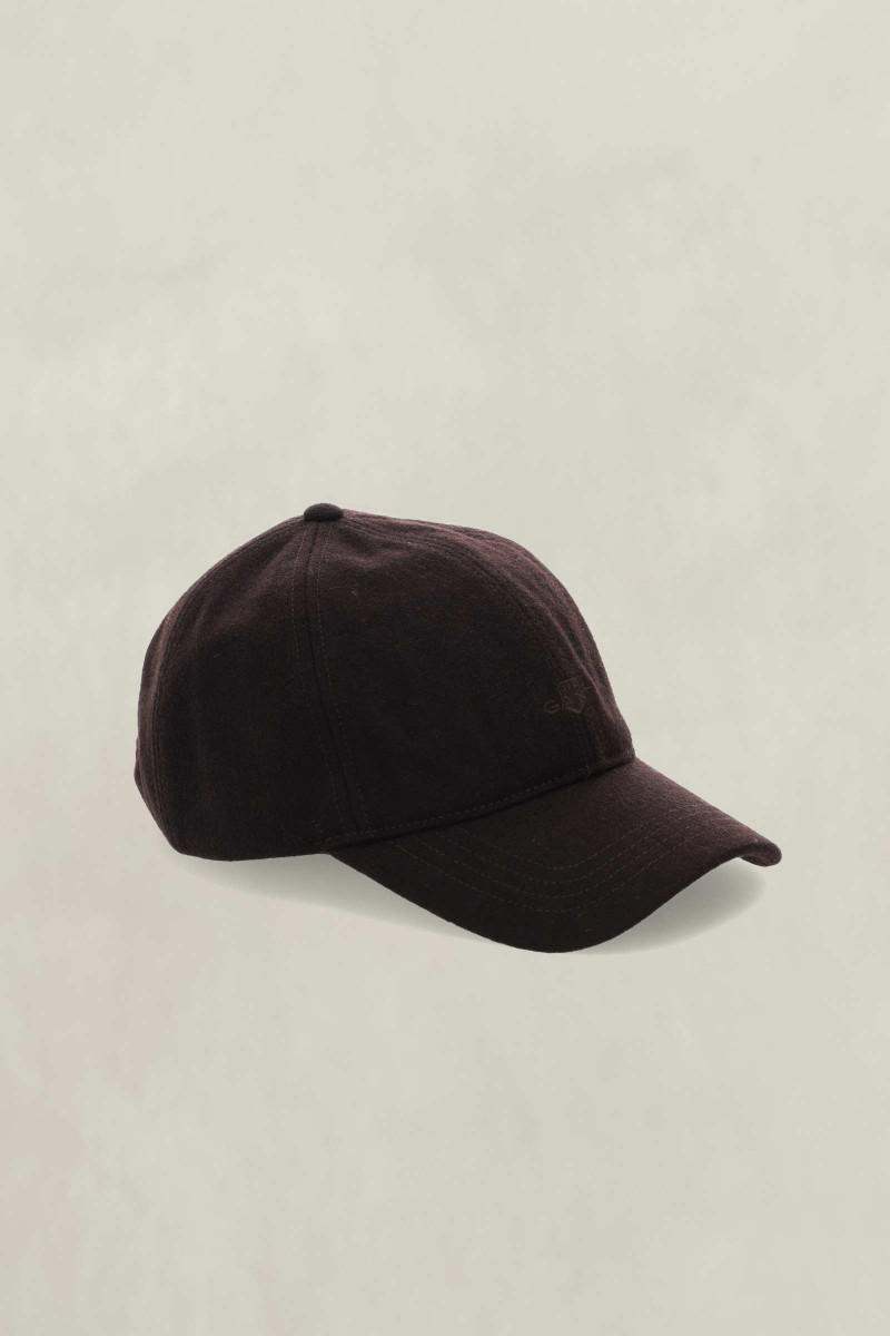 ŠILTOVKA GANT TONAL SHIELD MELTON CAP BLACK BROWN