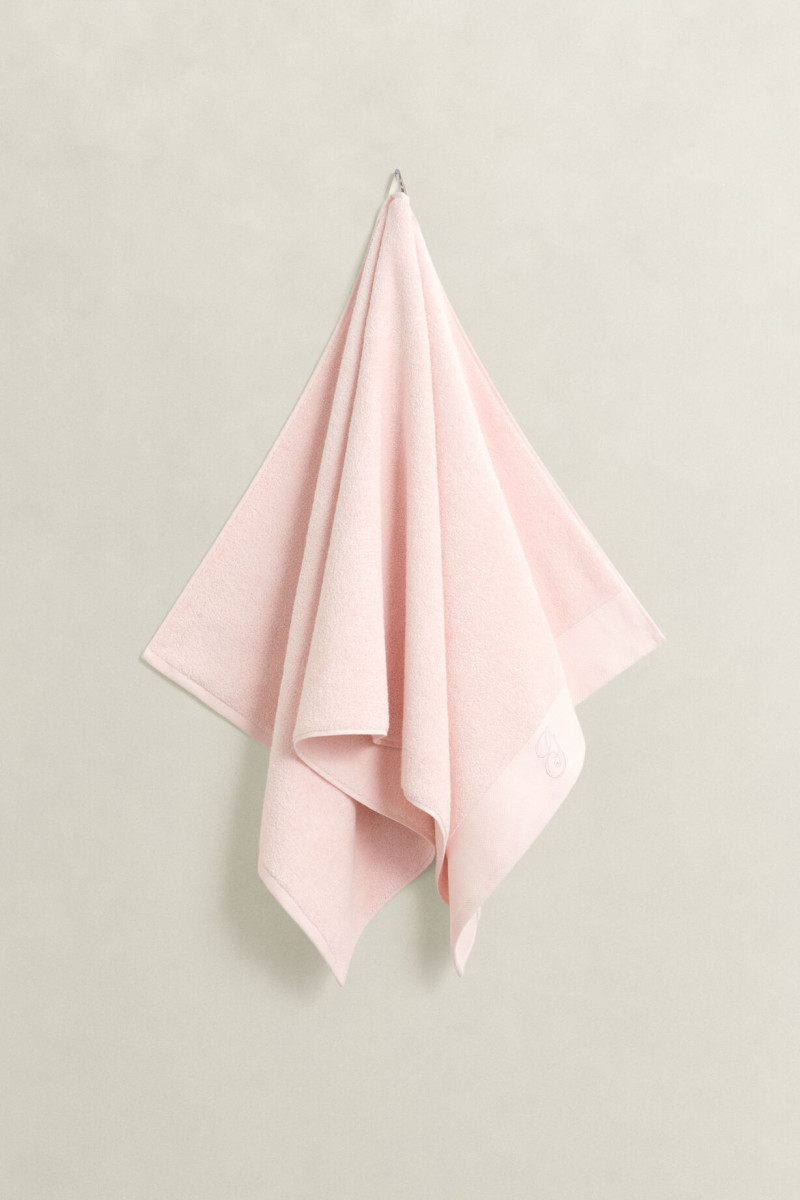 UTERÁK GANT EMBROIDERY TOWEL 70X140 PINK EMBRACE