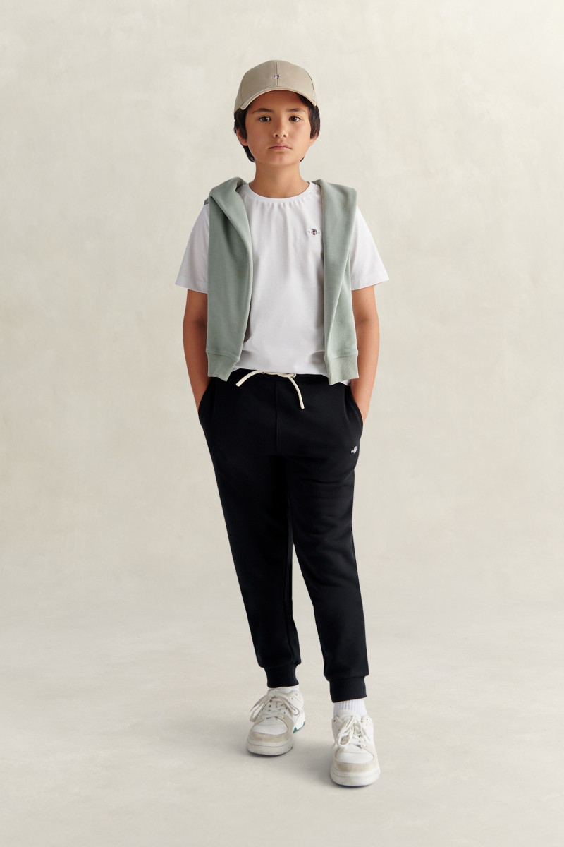 TEPLÁKY GANT SHIELD SWEATPANTS BLACK