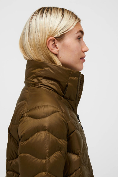 KABÁT PEAK PERFORMANCE W HELIUM DOWN COAT - Fotografia č. 5