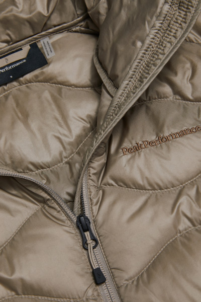 KABÁT PEAK PERFORMANCE W HELIUM DOWN COAT - Fotografia č. 4